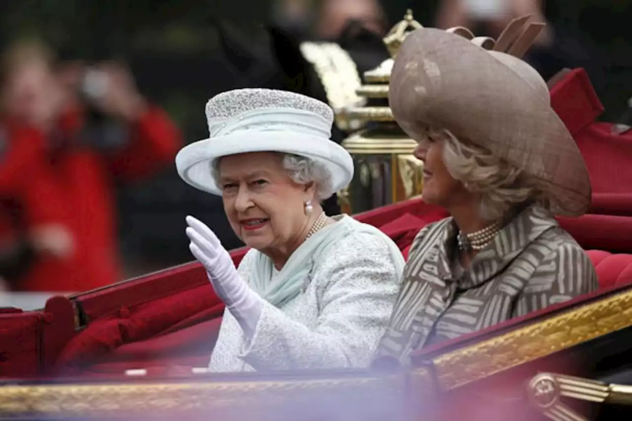 Public to be asked for suggestions for permanent 'fitting tribute' to Queen