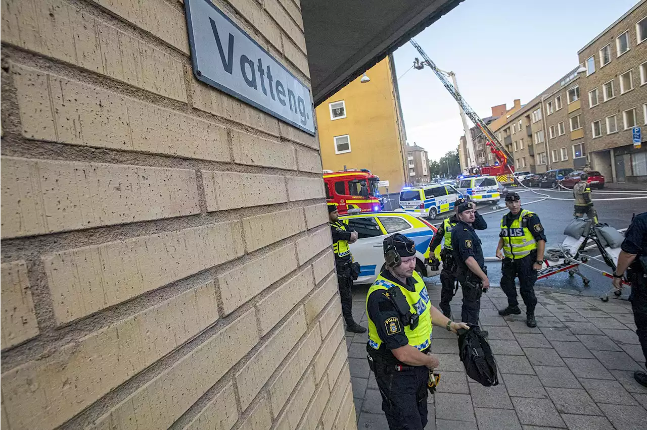 Evakuerade har samlats i kyrkan