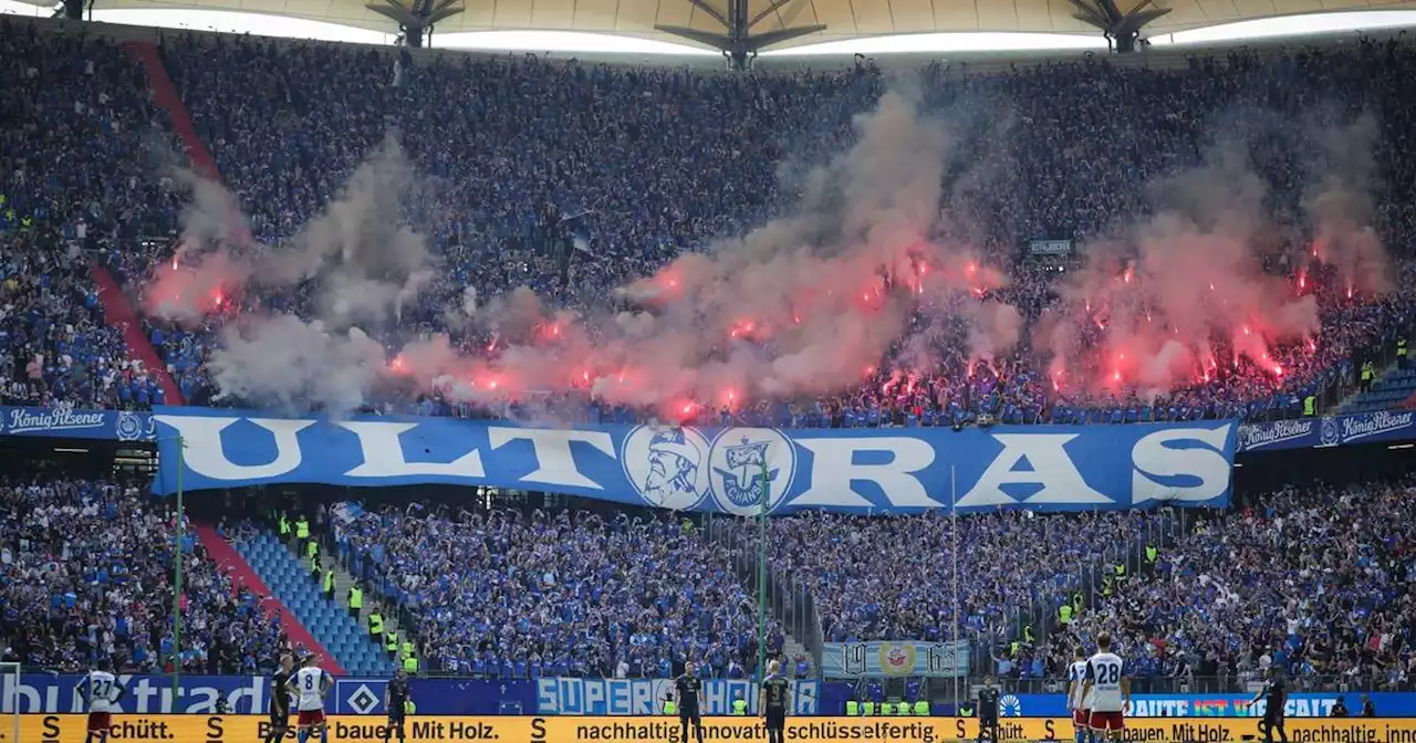 2. Liga: Duell HSV gegen Rostock wegen Pyrotechnik unterbrochen