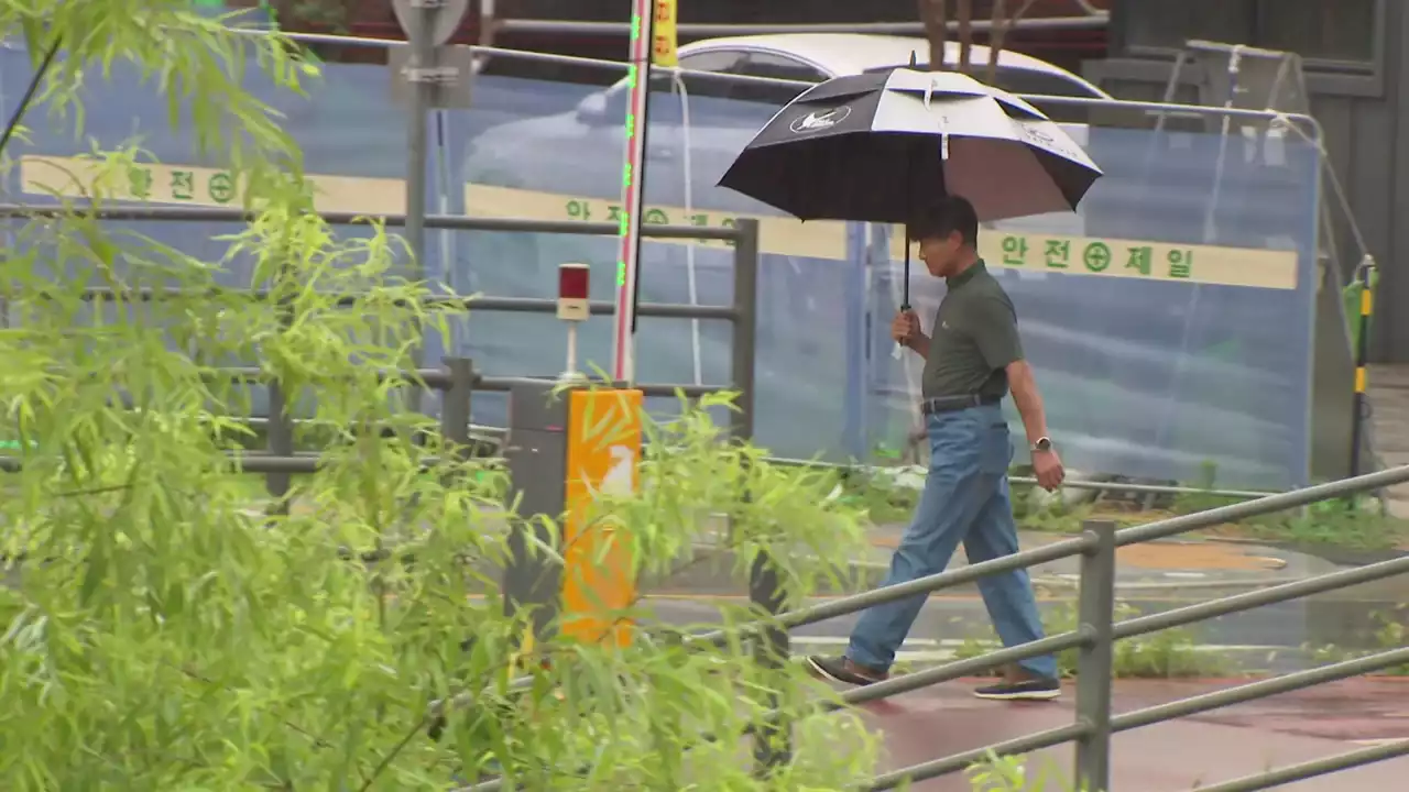 [날씨] 휴일 흐리고 전국 비...한낮 30℃ 안팎 늦더위