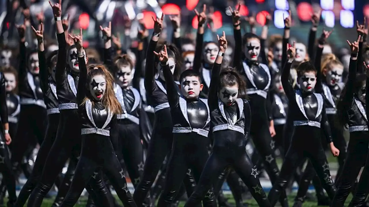 Rock band Kiss stuns MCG crowd with pyrotechnics and bedazzled dancing ...