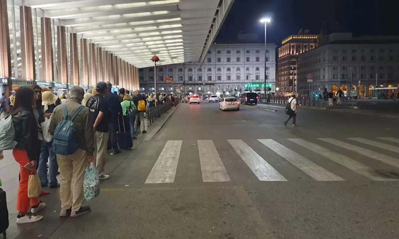 L'odissea di una turista in cerca di un taxi a Roma