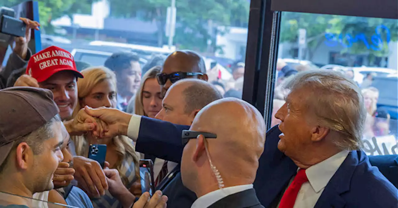 LA Crowd Cheers for Trump as He Makes Stop at Ice Cream Shop