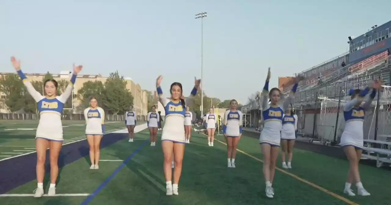 Friday Blitz: Lyons Township cheers its team on to win