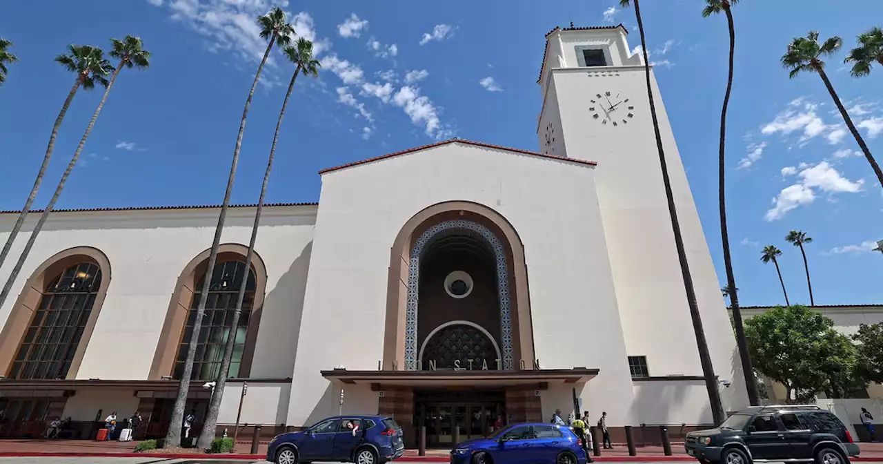 Three more buses carrying migrants from Texas arrive in downtown Los Angeles