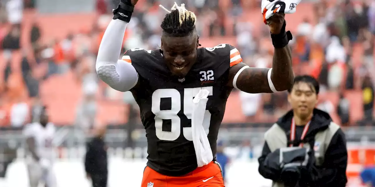 Browns TE David Njoku sustained burns to arm, face in household accident, listed as questionable