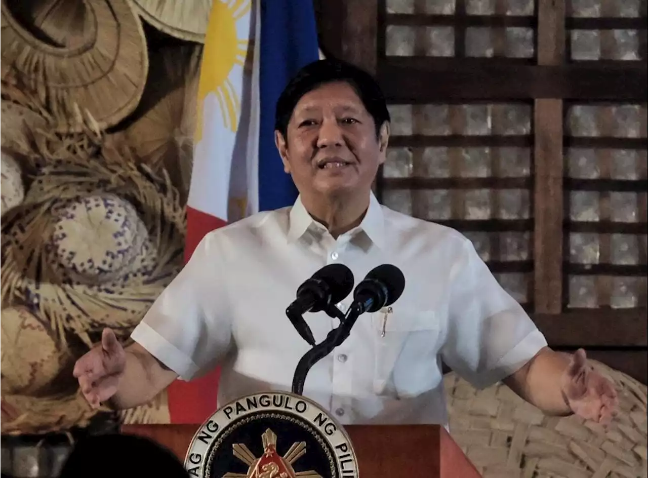 Marcos leads distribution of gov't aid to 300 CBSP beneficiaries