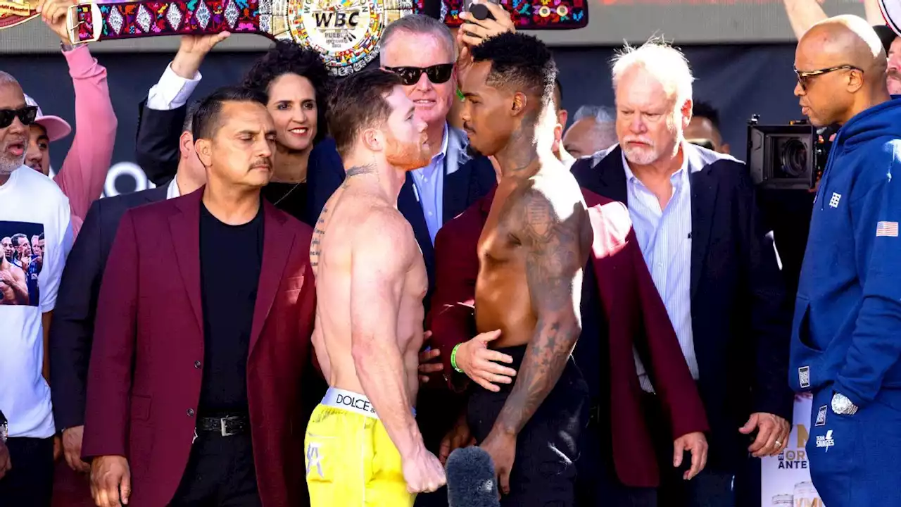 Canelo-Charlo set as both weigh in at 167.4 lbs.