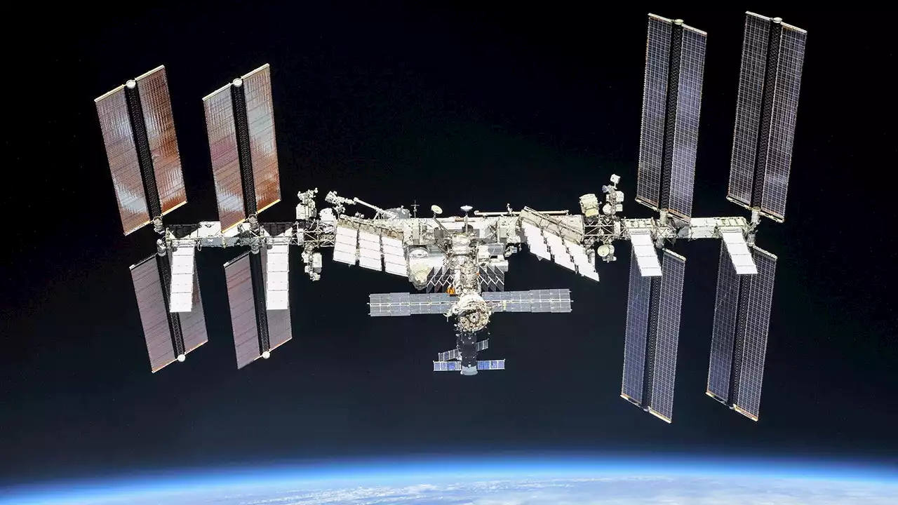 NASA needs a design for $1 billion space-tug for International Space Station