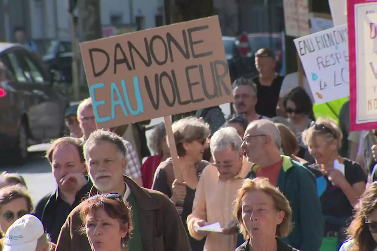 Ruisseaux à sec : manifestation dans le Puy-de-Dôme pour dénoncer les prélèvements d'eau réalisés par Volvic