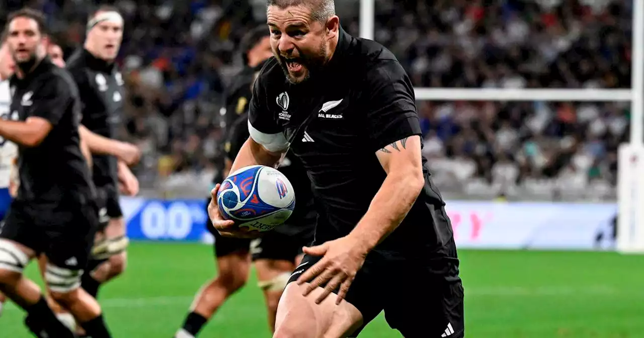 Ruthless New Zealand score 14 tries against dire Italy