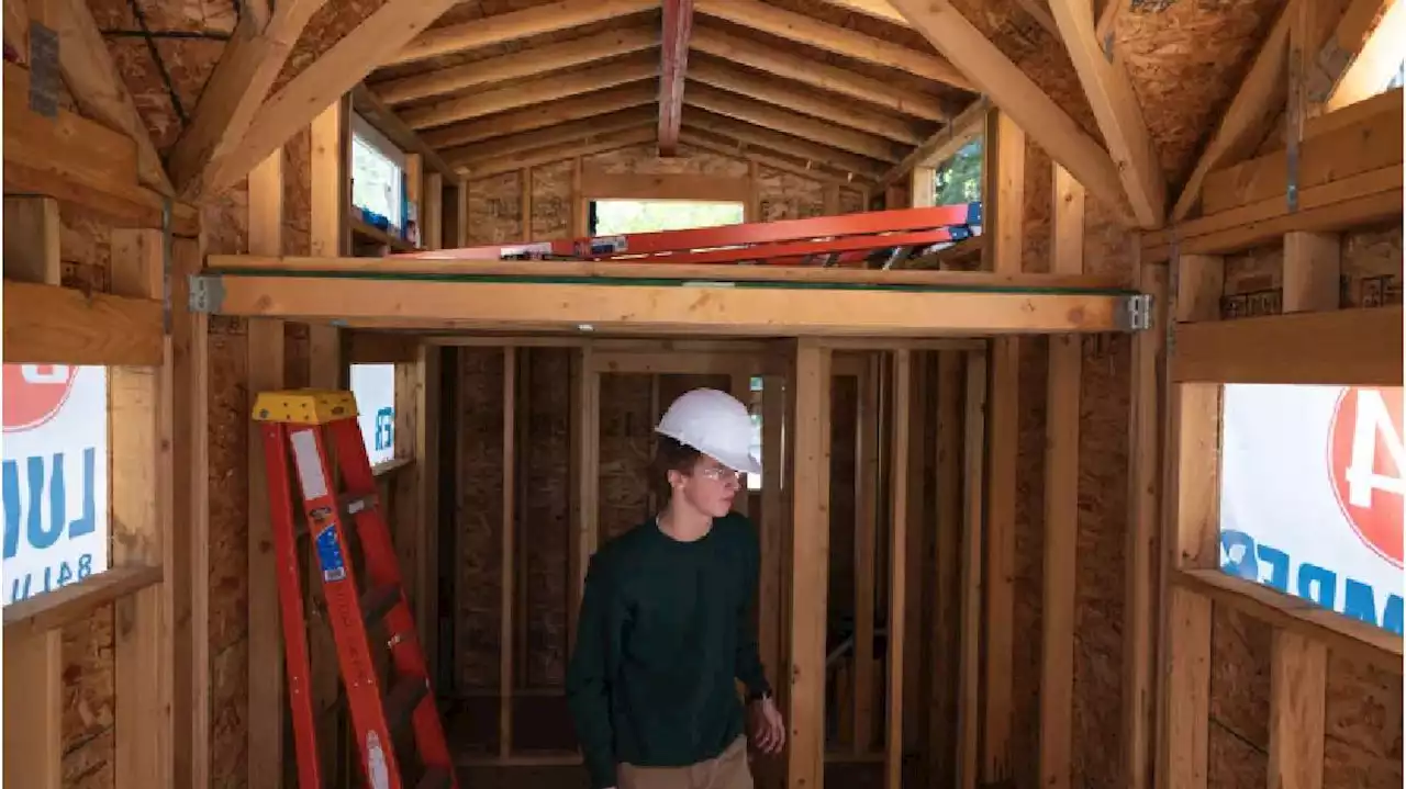 Students in this ski resort town are building tiny homes to house teachers