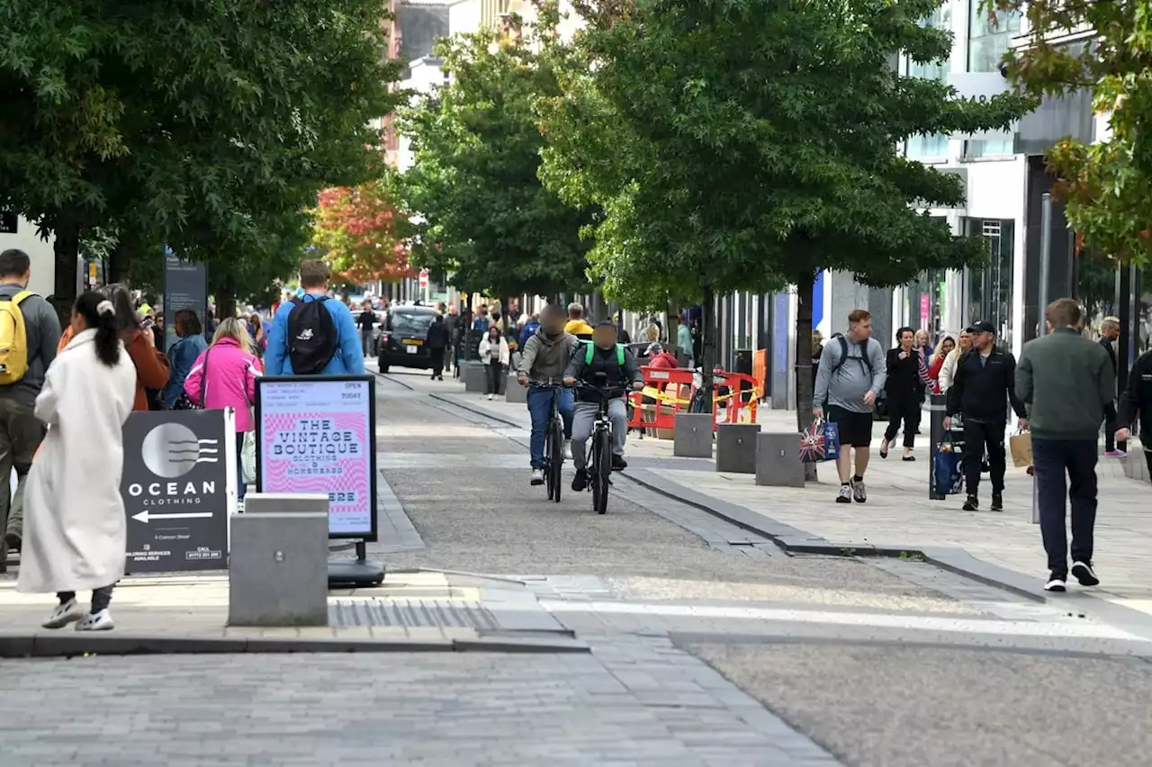 ‘Law unto themselves': Preston food delivery bikers blasted for flouting Fishergate one-way system