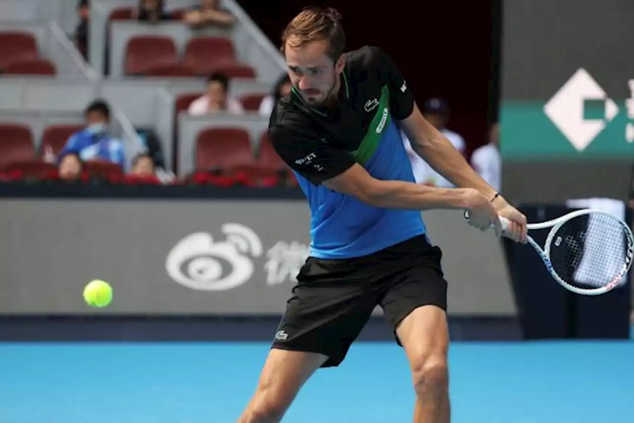 Daniil Medvedev domine Alex de Minaur et file en quarts à Pékin