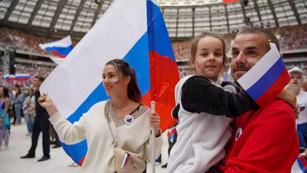 День воссоединения новых регионов с Россией, Всесветные бабьи именины: Праздник и приметы 30 сентября