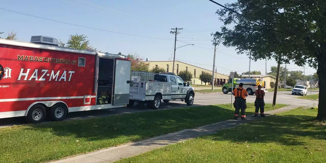 Illinois truck crash kills 5, seriously injures 5 and forces evacuation due to ammonia leak