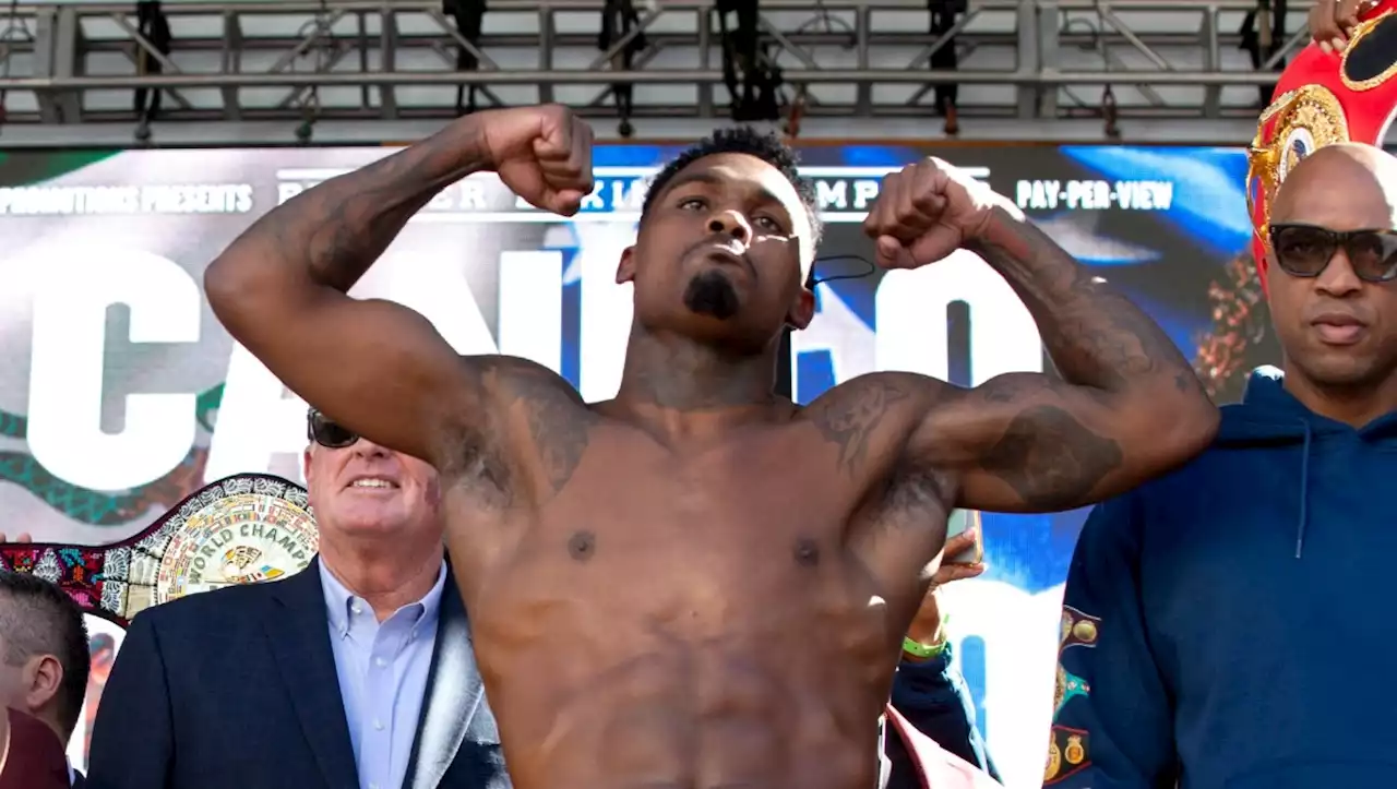 Jermell Charlo recibió abucheos durante pesaje con Canelo Álvarez