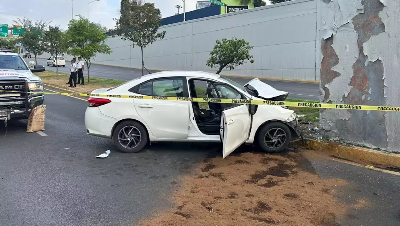 Muere conductor tras chocar en avenida Lázaro Cárdenas en San Pedro