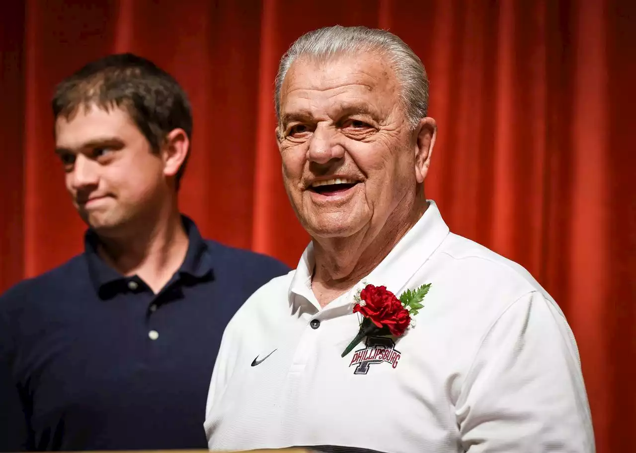 Bob Stem, legendary Bethlehem Catholic and Phillipsburg football coach, has died