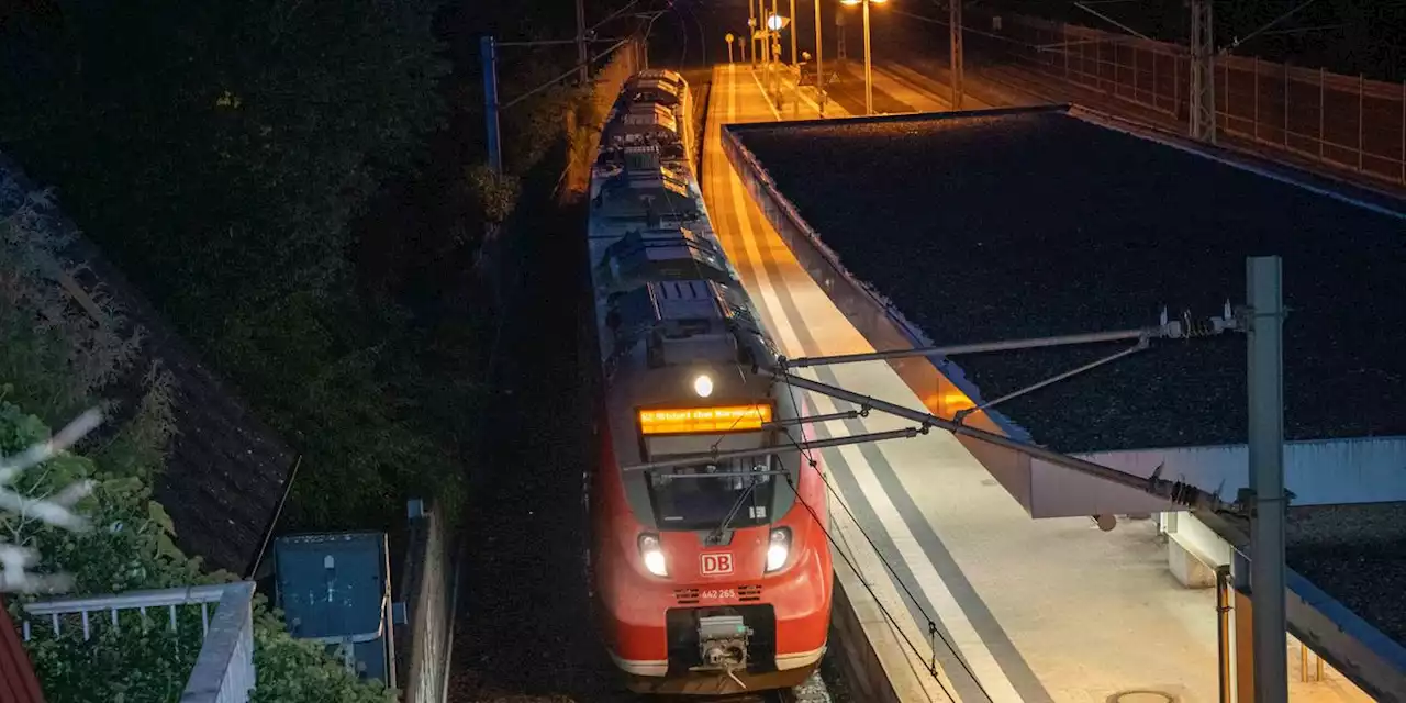 Schreck in S-Bahn nach Nürnberg: Rauch aus Triebwagen - Fahrgäste steigen aus