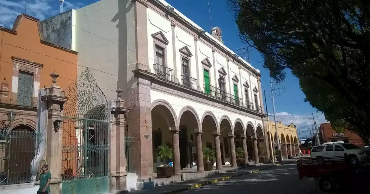 Regidor de Morena cae desde la ventana de presidencia en Salvatierra, ¿se arrojó o fue aventado?