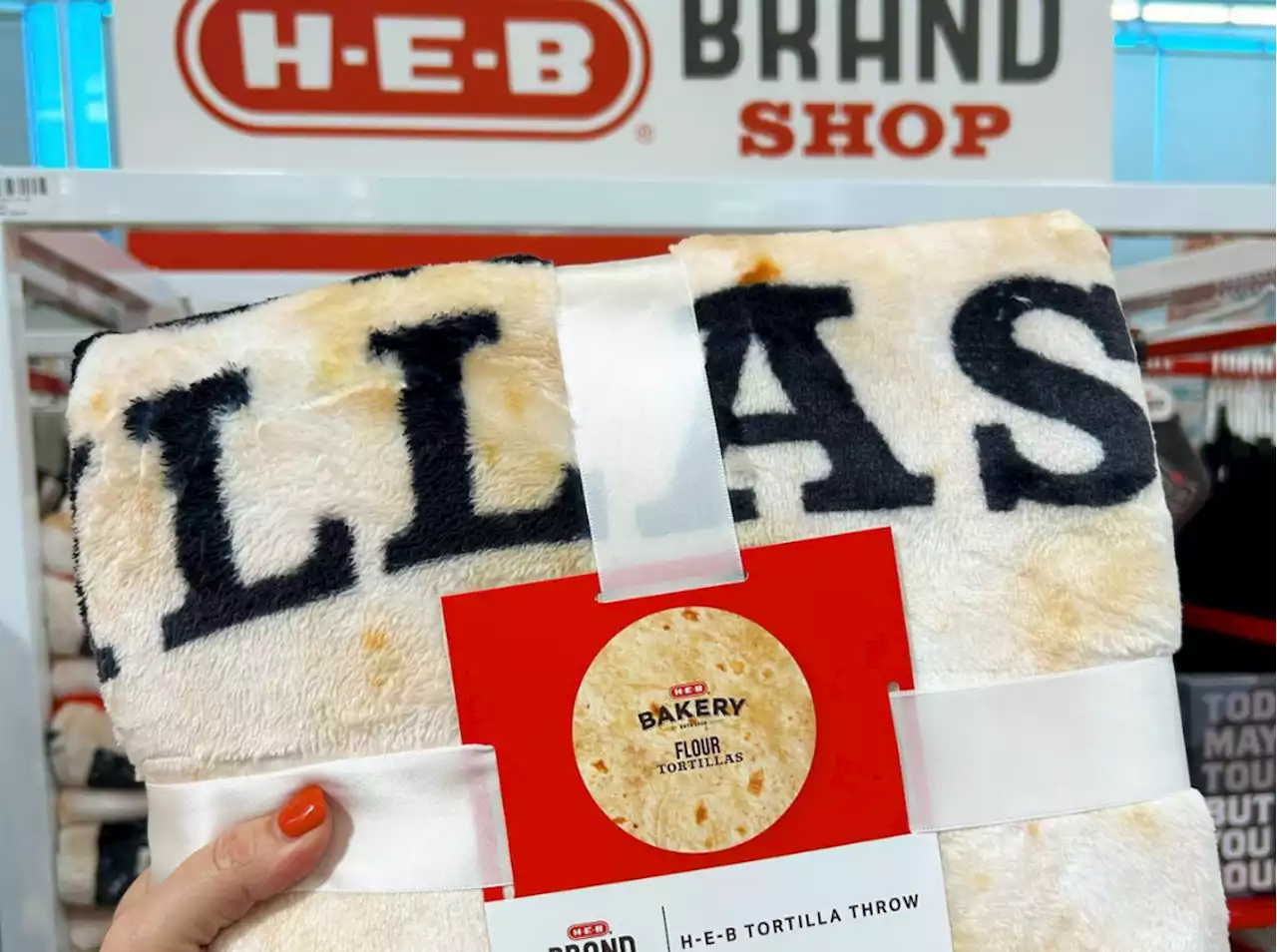 San Antonio grocer H-E-B rolls out tortilla throw blanket once again