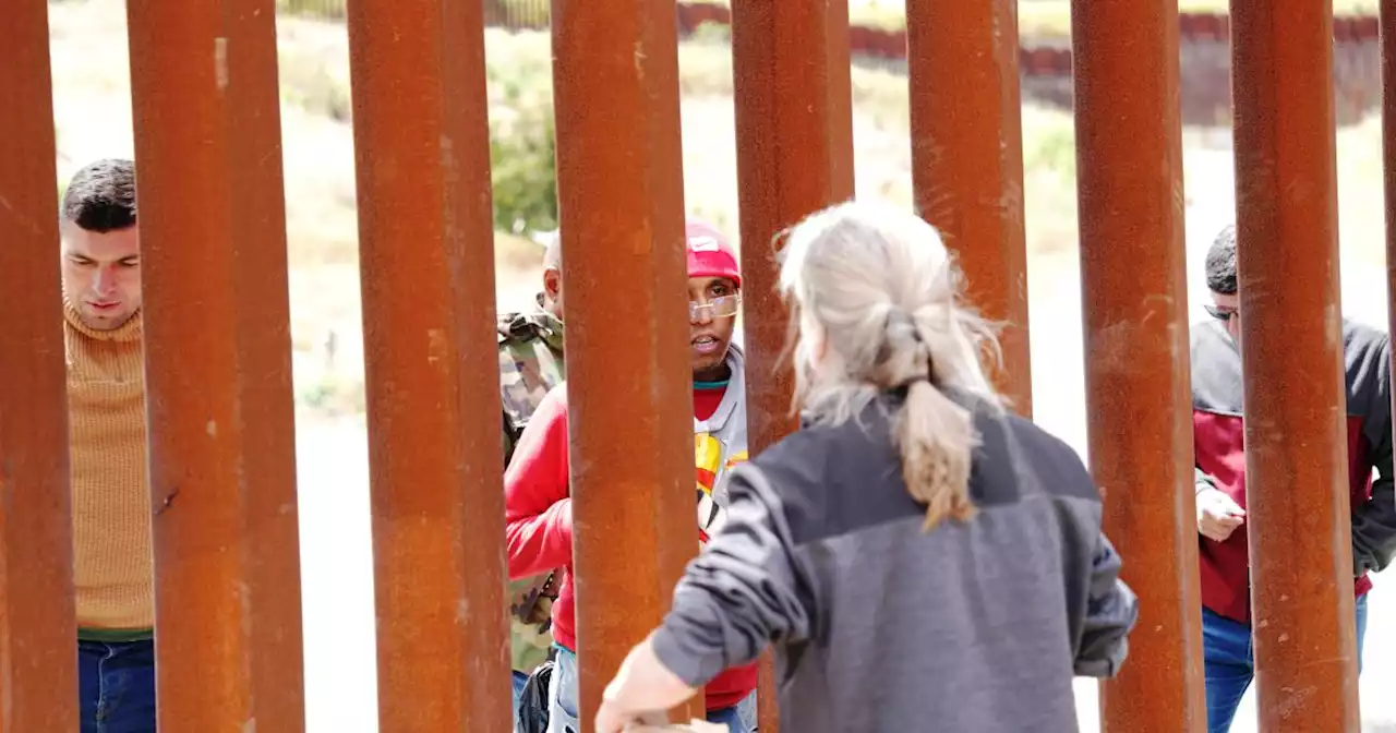 EEUU avisa a los migrantes que seguirá vigilando la frontera aunque cierre el Gobierno