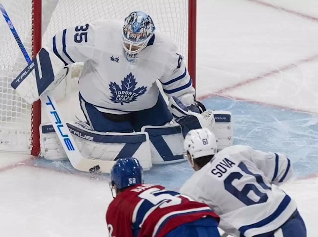 Matthew Knies scores short-handed goal as Maple Leafs edge Canadiens 2-1