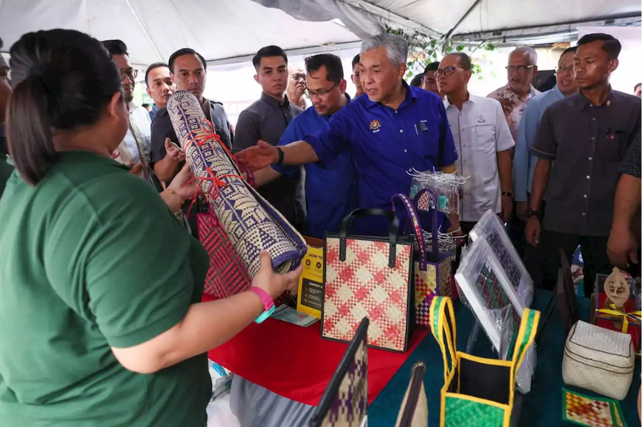 Govt taking proactive measures to resolve Felda settlement issues, says Zahid