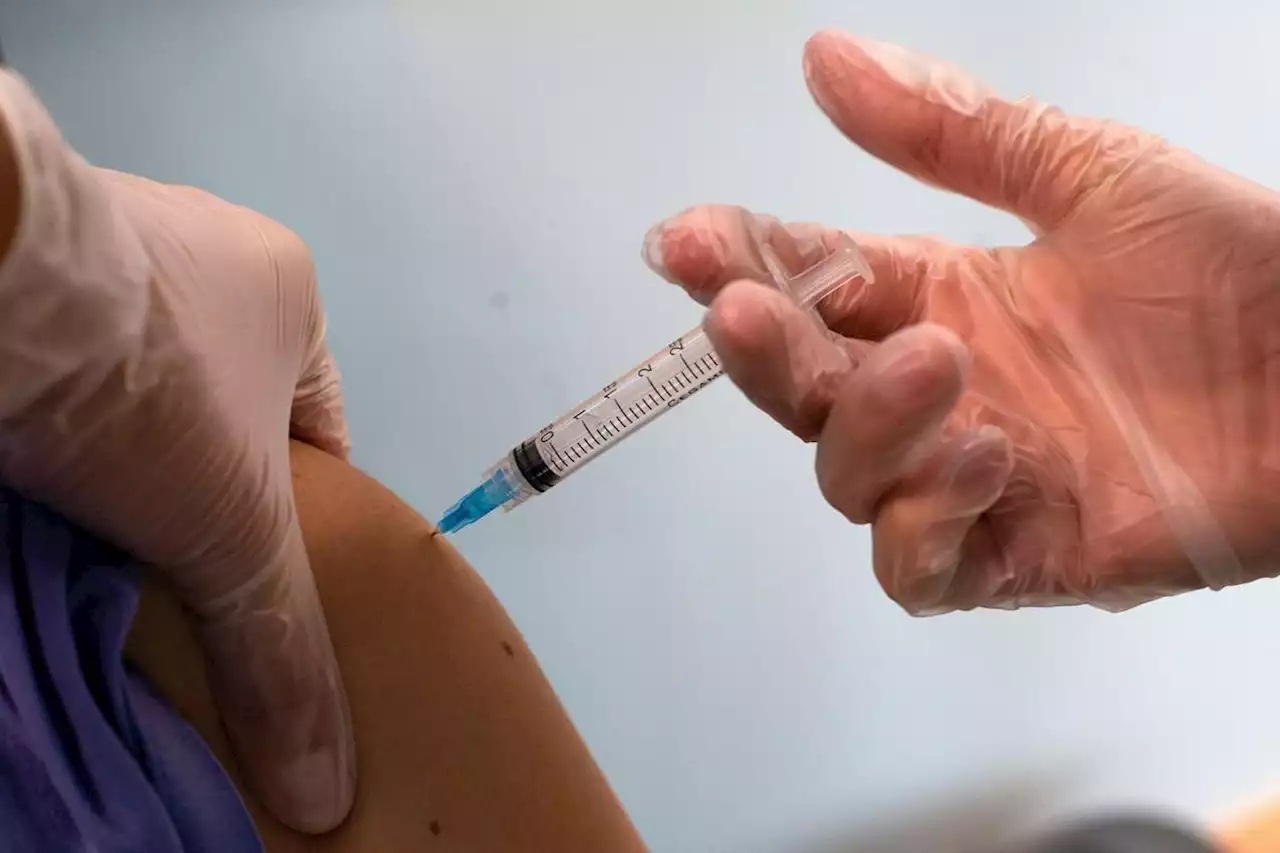 Covid-19 : face à la reprise de l’épidémie, la nouvelle campagne vaccinale débute lundi