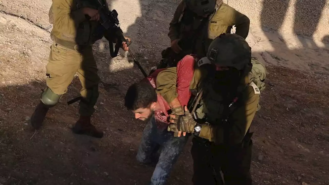 Israeli soldiers kill Palestinian man in occupied West Bank, withhold his body