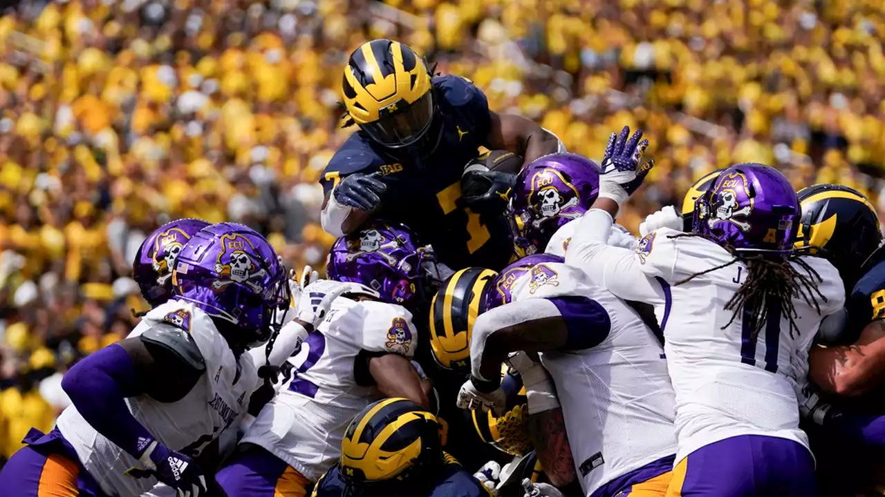 Big Ten, Peacock showcase ‘B1G turd’ sign, accidentally, during Michigan-East Carolina game