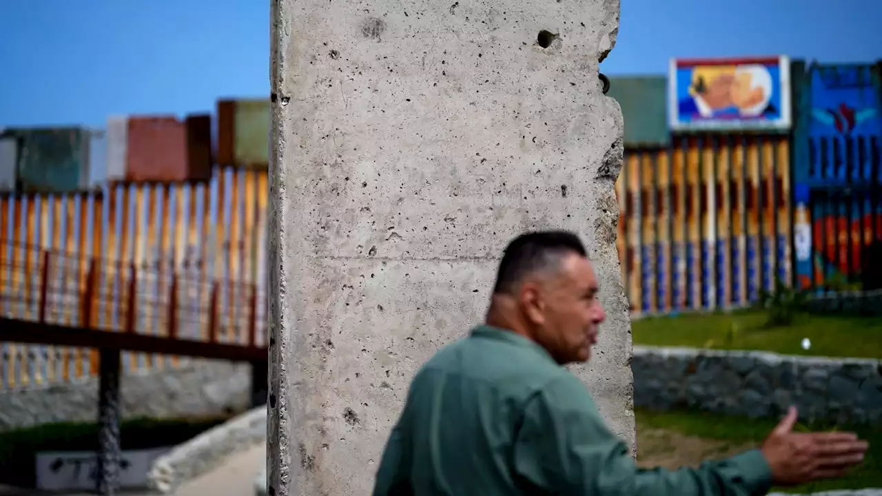 Teilstück der Berliner Mauer als Mahnmal in Grenzstadt Tijuana