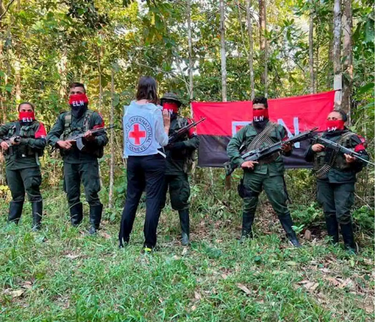 Evacuan heridos de combates entre disidencias Farc y Eln en Arauca