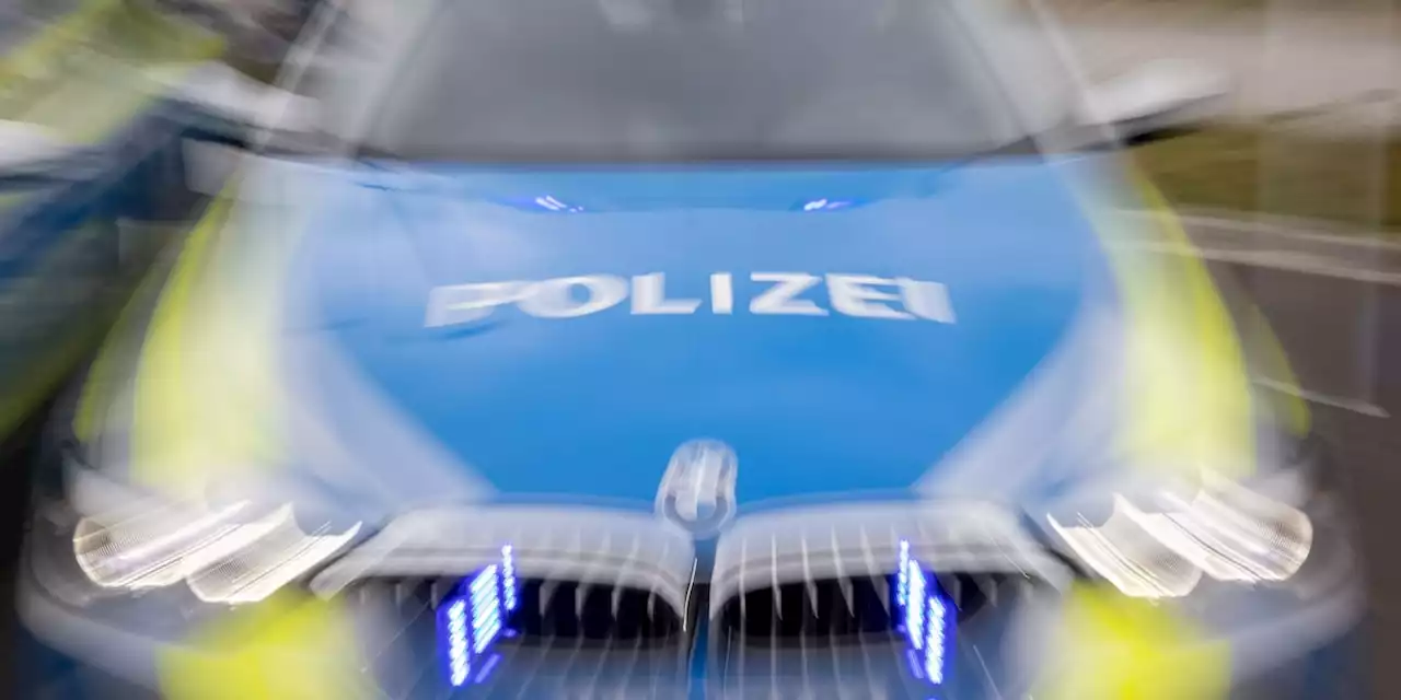 Mann rastet nach Streit mit Freundin aus und beißt zwei Polizisten