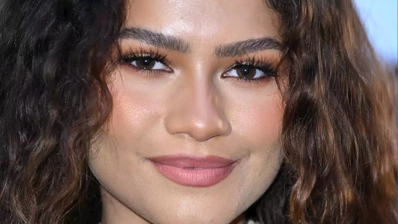 Zendaya just revealed the perfect glow-up using the ‘C’ highlighter trick