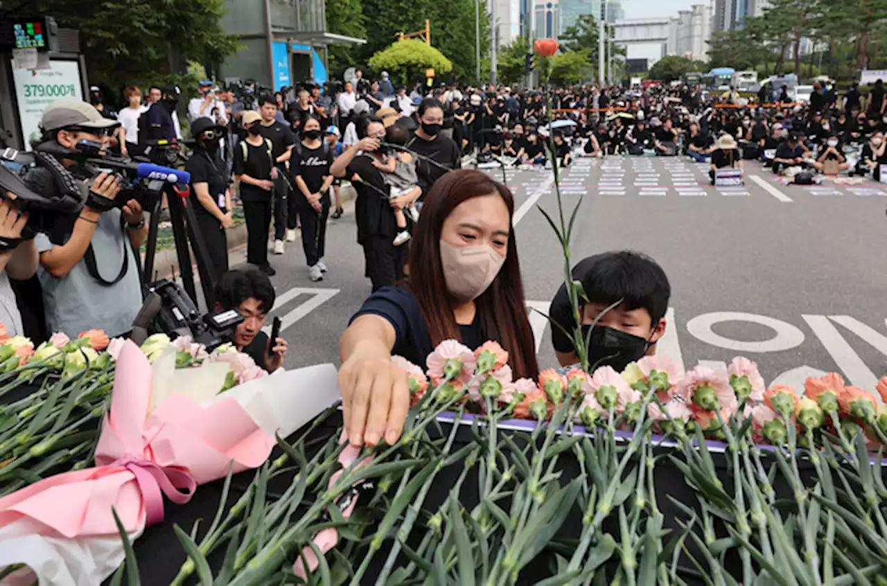 [현장] 교육부 파면 협박에 울분, 20년 만에 병가를 쓰다