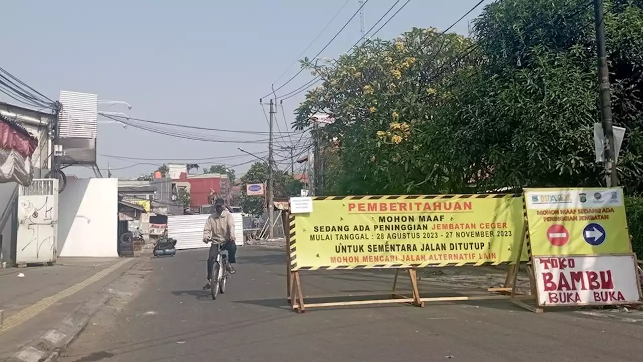 Confessions from Tangsel Residents Affected by Repairs to the Cantiga River Bridge in Ceger Raya