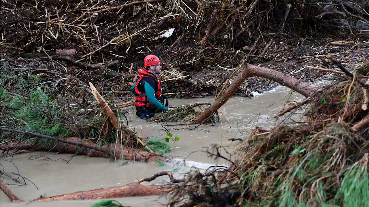 “Somos una isla. Se lo ha llevado todo el agua”: aislados en Aldea del Fresno, Madrid, por la DANA