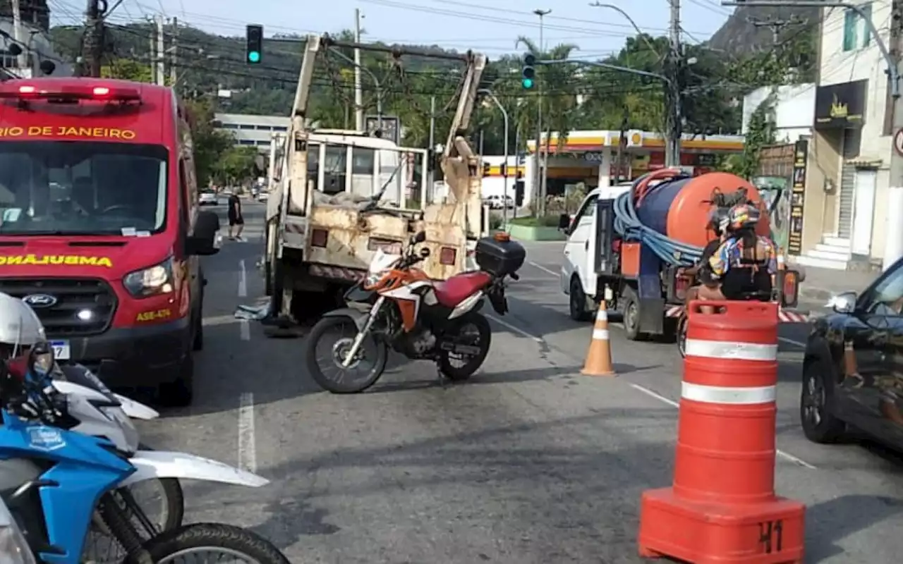 Homem morre atropelado por caminhão no Largo da Batalha | Niterói