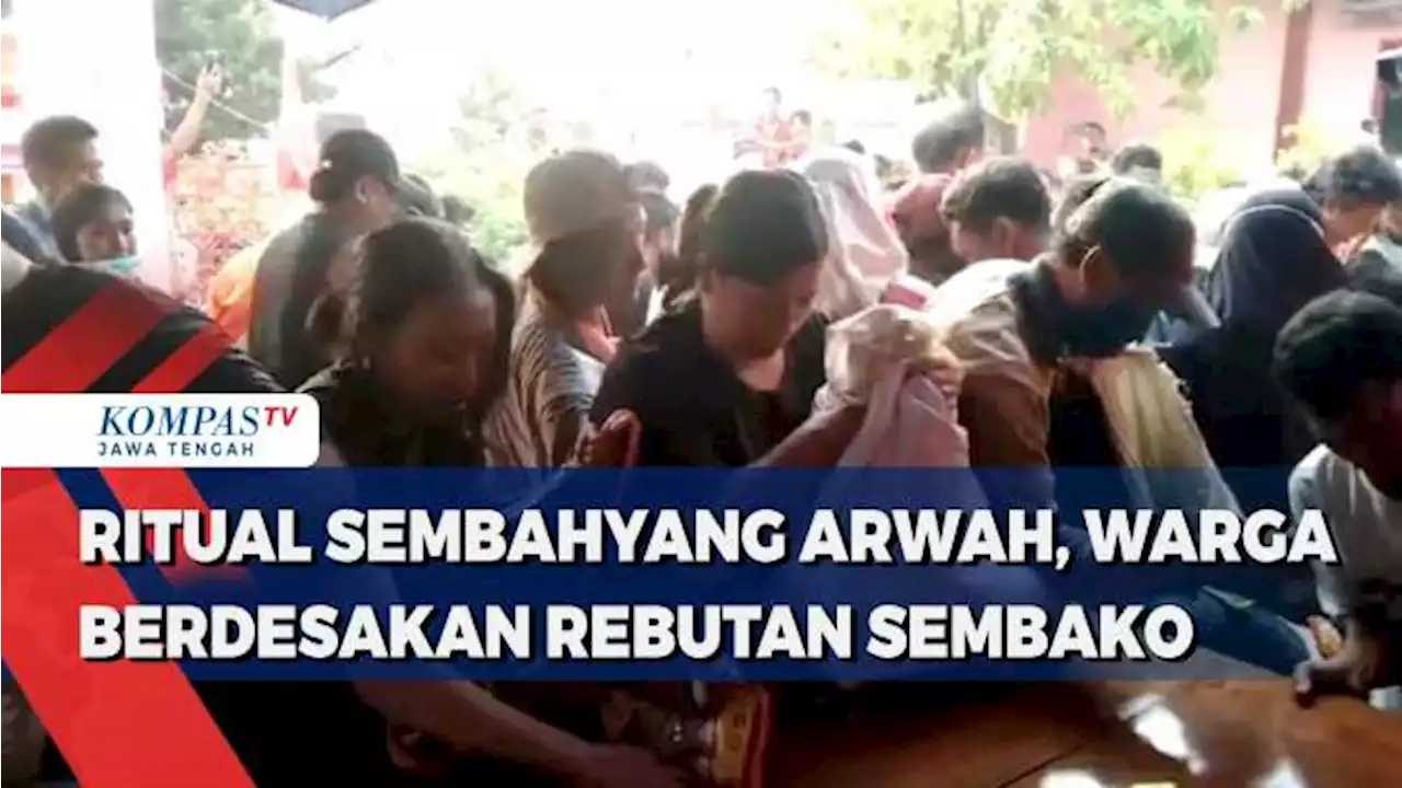 Ritual Sembayang Arwah, Warga Rembang Berebut Sembako