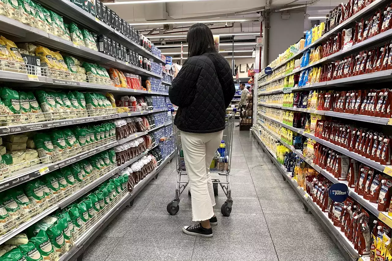 Consumo masivo. El 36% de los pagos de alimentos se hace con tarjeta de crédito, según un informe