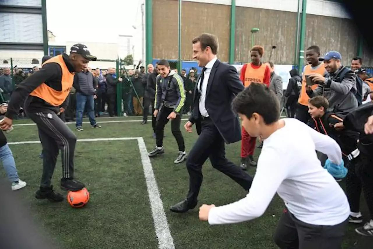 Emmanuel Macron fait sa rentrée sportive dans un collège d'Orthez