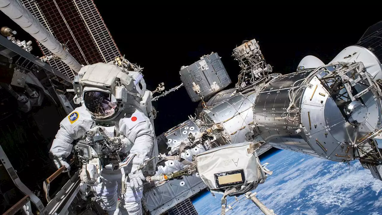 15 jaw-dropping spacewalk images