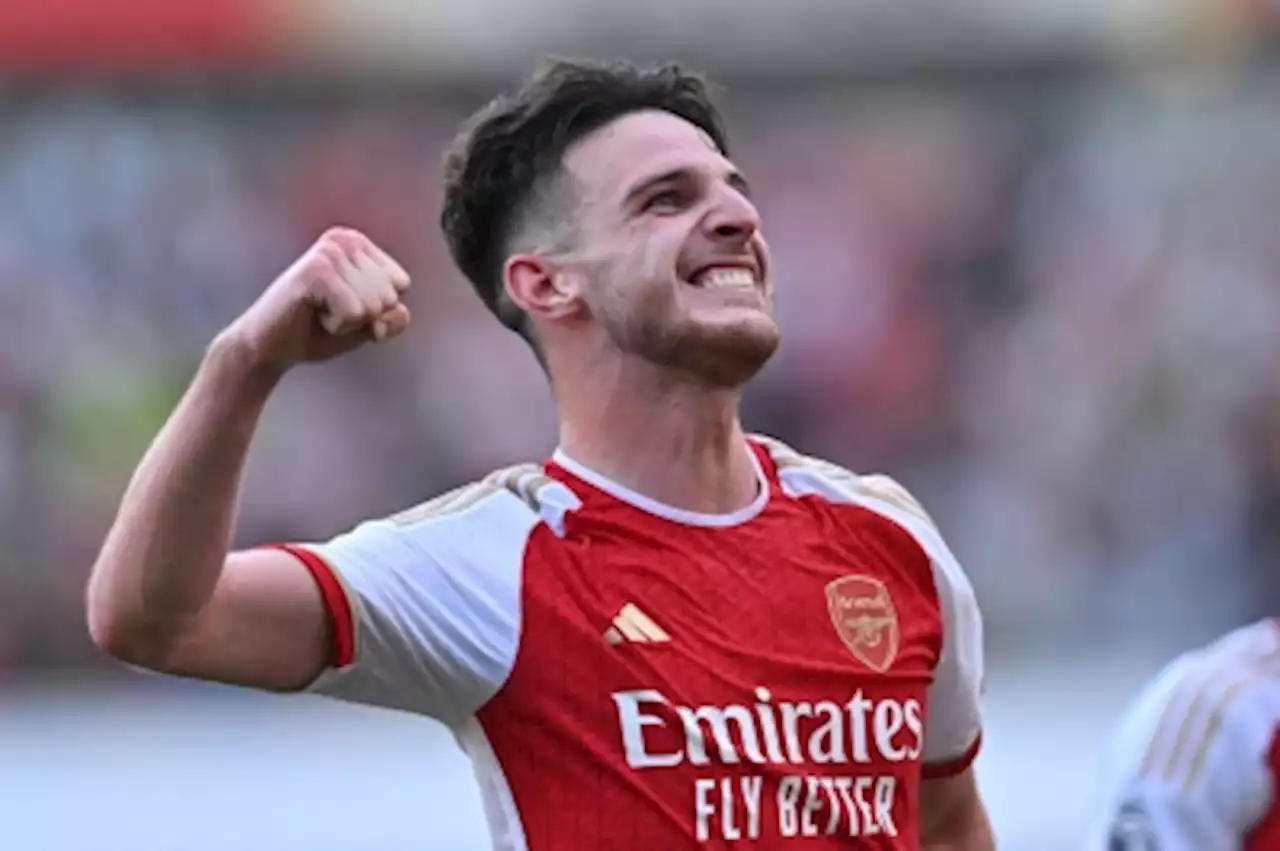 Rice on target as Arsenal stun Man United with late flourish