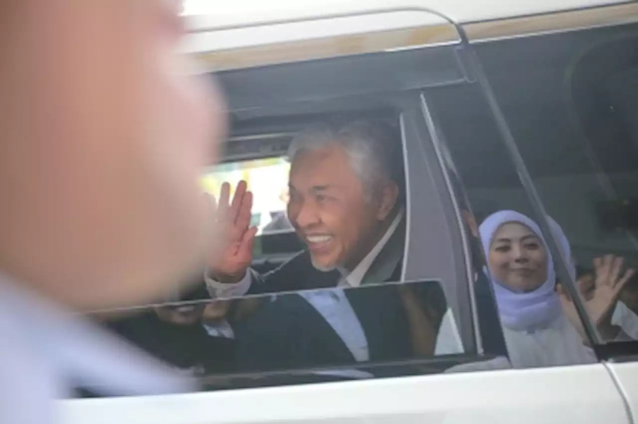 Zahid thanks ‘Allah’ for Yayasal Akalbudi DNAA, but will seek full acquittal