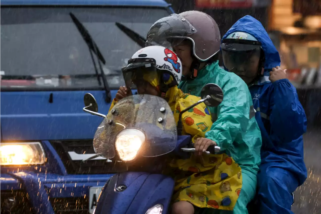 Typhoon Haikui sweeps across Taiwan, weakens to a severe storm