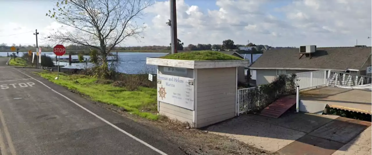 Submerged tugboat leaks oil, diesel fuel in San Joaquin Delta