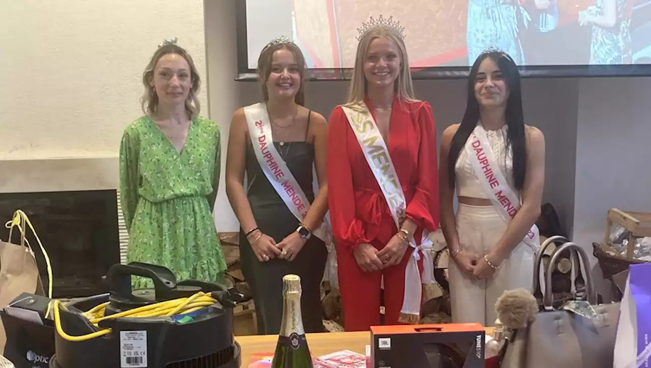 Toutes les candidates à l'élection de Miss Mende couvertes de cadeaux