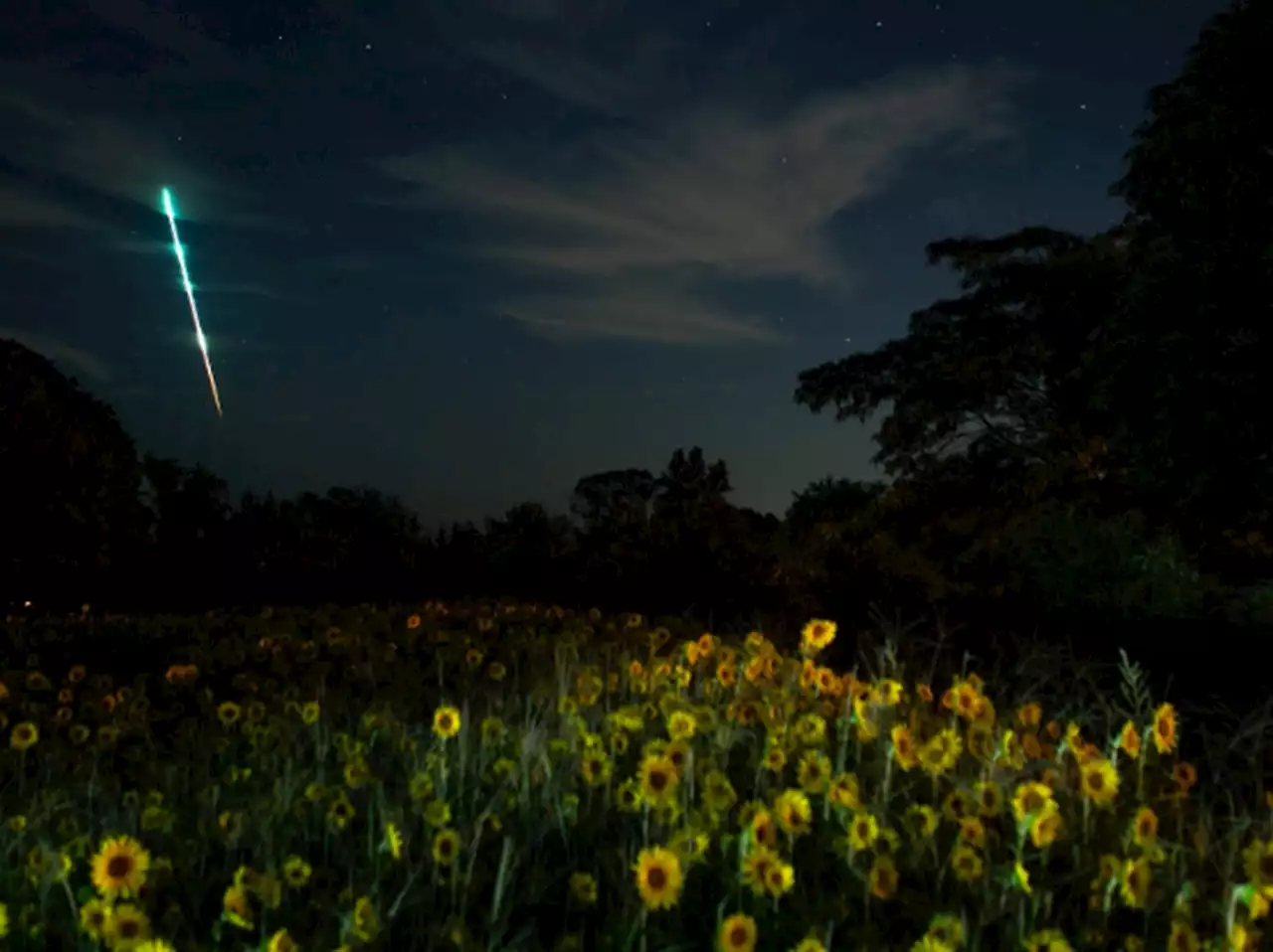 N.J. photographer captures image of fireball meteor streaking across mid-Atlantic region